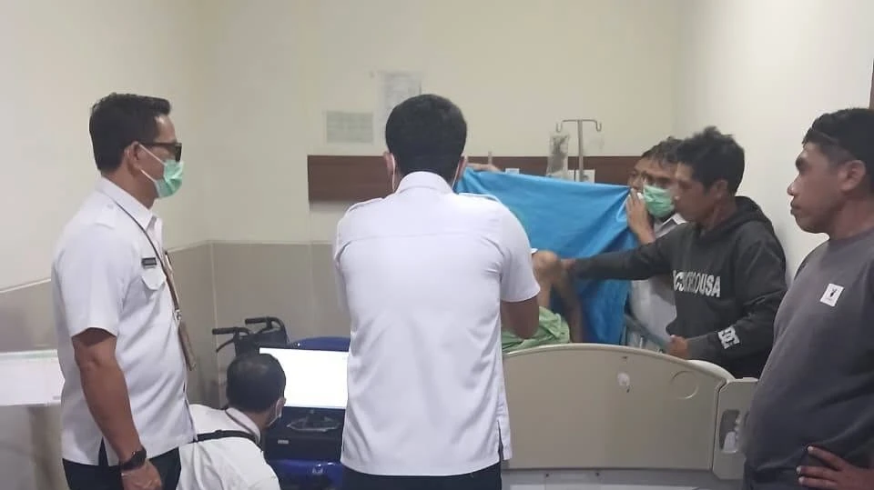 Dukcapil Jembrana Laksanakan Jemput Bola Perekaman KTP-el bagi Pasien di RS BaliMed Negara